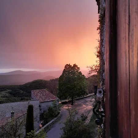Bed and Breakfast Les Roses Tremieres Bargème Esterno foto