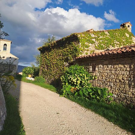 Bed and Breakfast Les Roses Tremieres Bargème Esterno foto